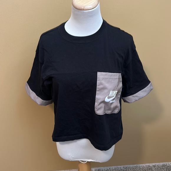 Nike Tops - ♟️ Nike Oversized Cropped T-Shirt
